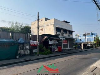 For sale 3 bedrooms retail Space in Bang Khae, Bangkok
