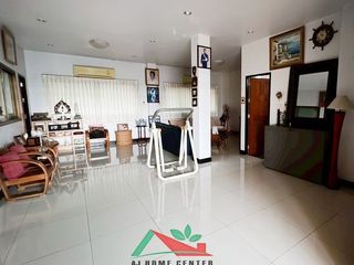 For sale 3 bedrooms retail Space in Bang Khae, Bangkok