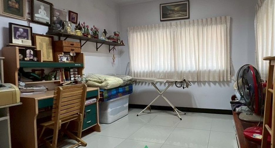 For sale 3 bedrooms retail Space in Bang Khae, Bangkok