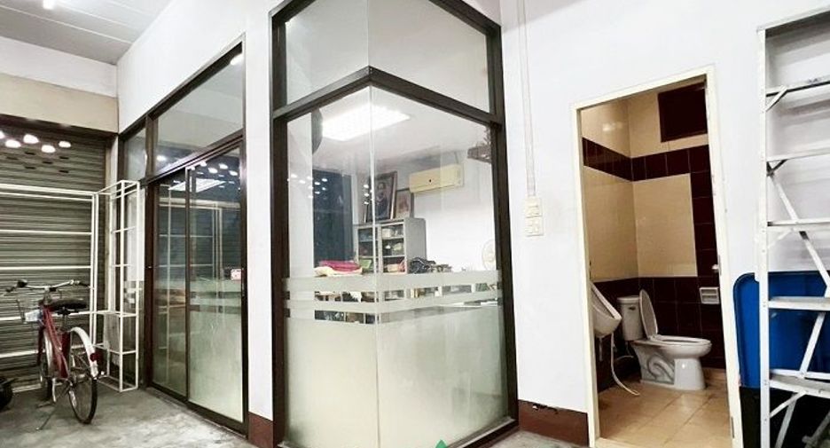 For sale 3 bedrooms retail Space in Bang Khae, Bangkok