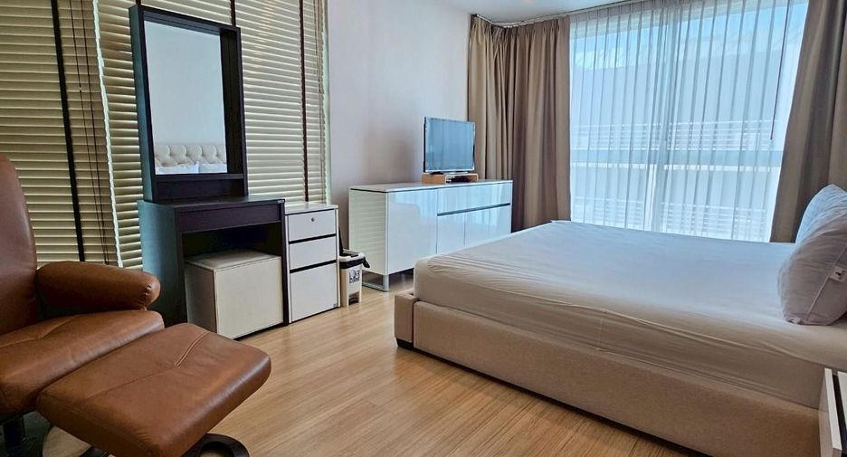 For rent 2 bedrooms condo in Pathum Wan, Bangkok