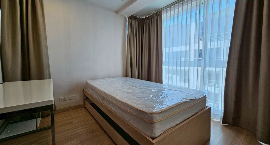 For rent 2 bedrooms condo in Pathum Wan, Bangkok
