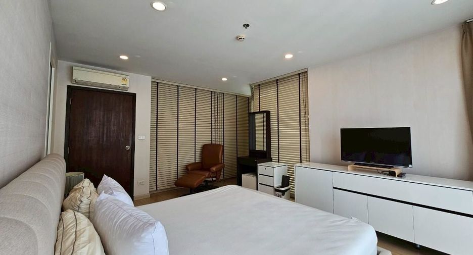 For rent 2 bedrooms condo in Pathum Wan, Bangkok