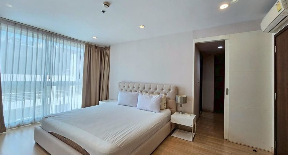 For rent 2 bedrooms condo in Pathum Wan, Bangkok