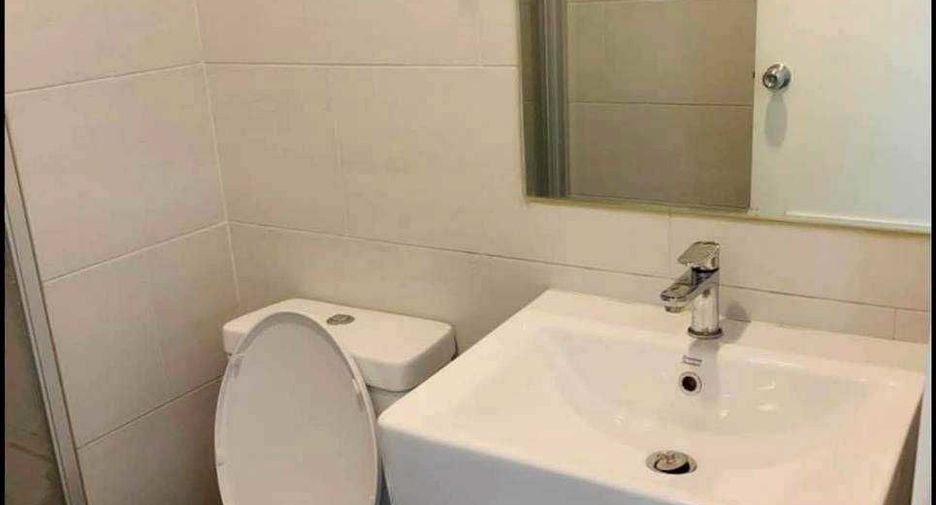 For sale 1 bed condo in Si Racha, Chonburi