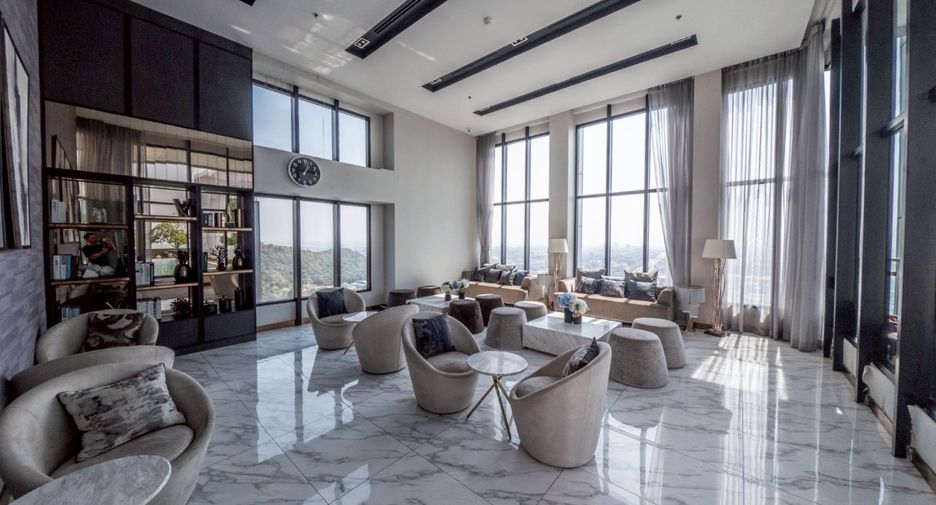 For sale 1 bed condo in Si Racha, Chonburi