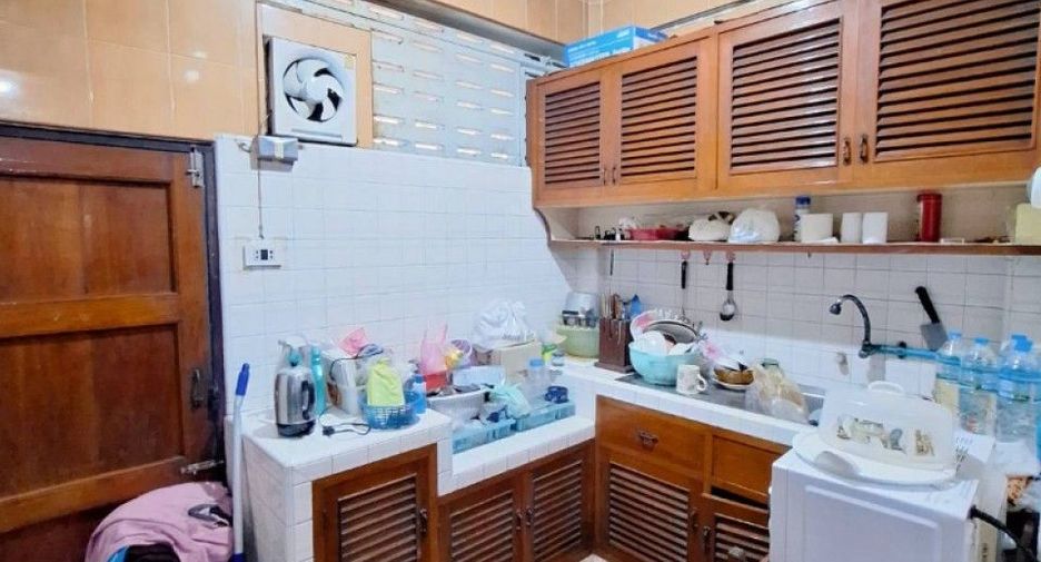 For sale 2 bedrooms townhouse in Mueang Samut Sakhon, Samut Sakhon