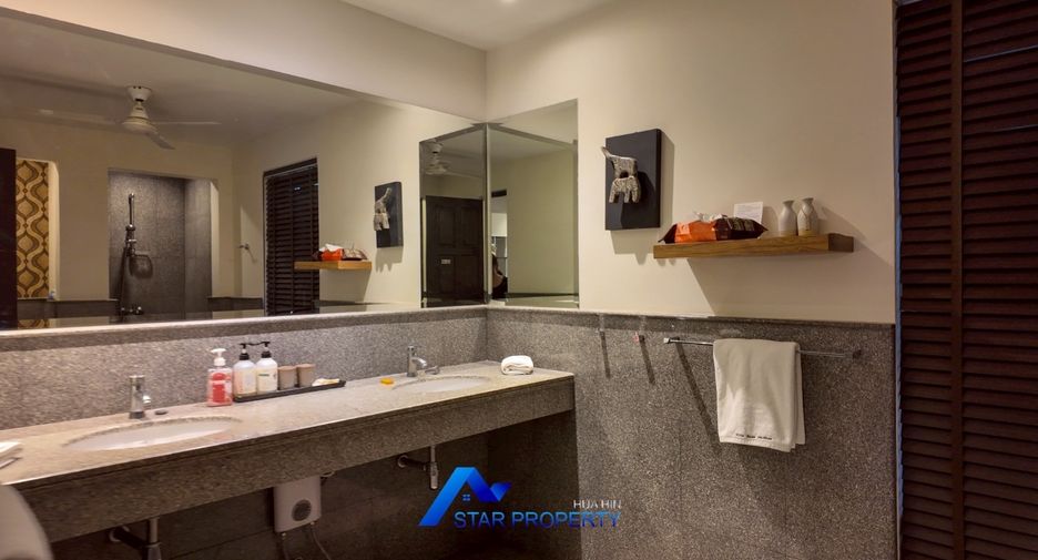 For sale 5 bedrooms villa in Hua Hin, Prachuap Khiri Khan