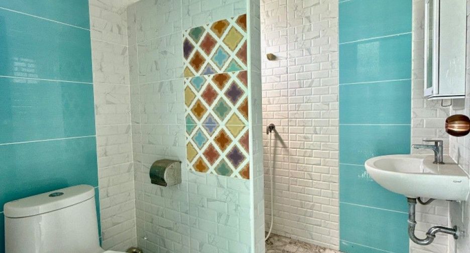 For sale 4 bedrooms house in Mueang Samut Sakhon, Samut Sakhon