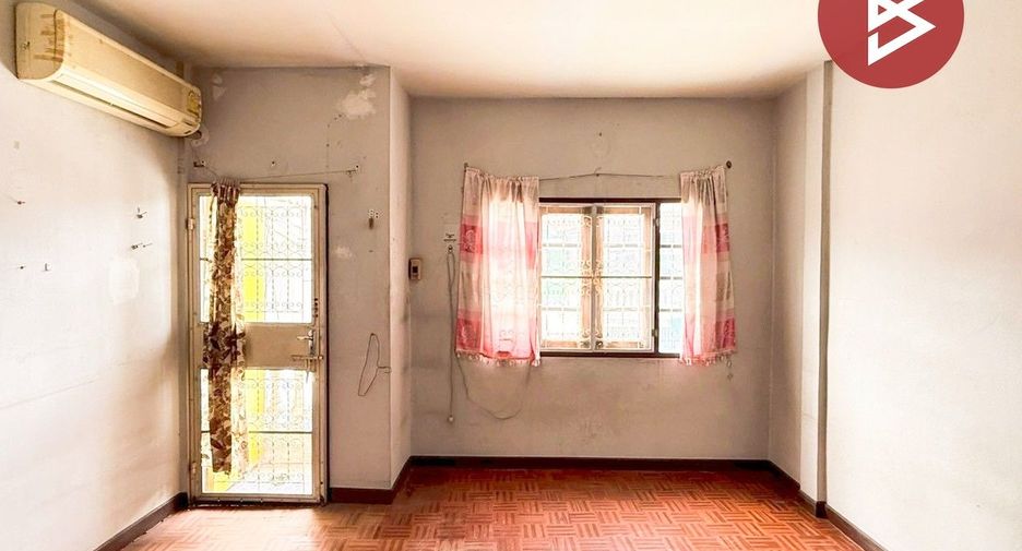À vendre 2 chambres maison de ville à Chom Thong, Bangkok