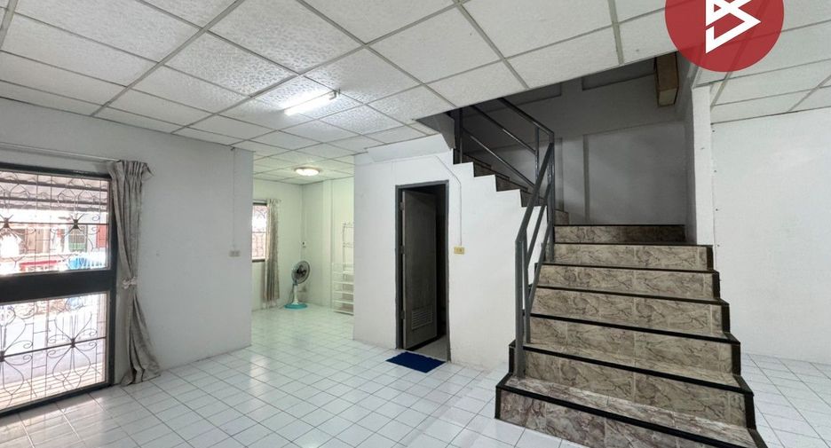 Casa adosada en venta de 3 habitaciones en Bang Sao Thong, Samut Prakan