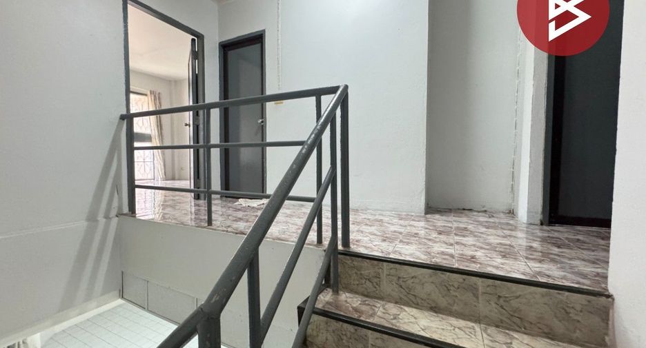 Casa adosada en venta de 3 habitaciones en Bang Sao Thong, Samut Prakan
