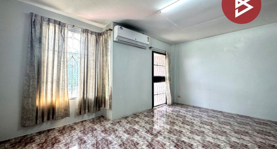 Casa adosada en venta de 3 habitaciones en Bang Sao Thong, Samut Prakan