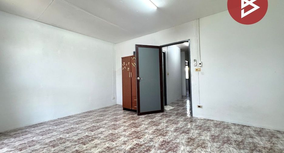 Casa adosada en venta de 3 habitaciones en Bang Sao Thong, Samut Prakan