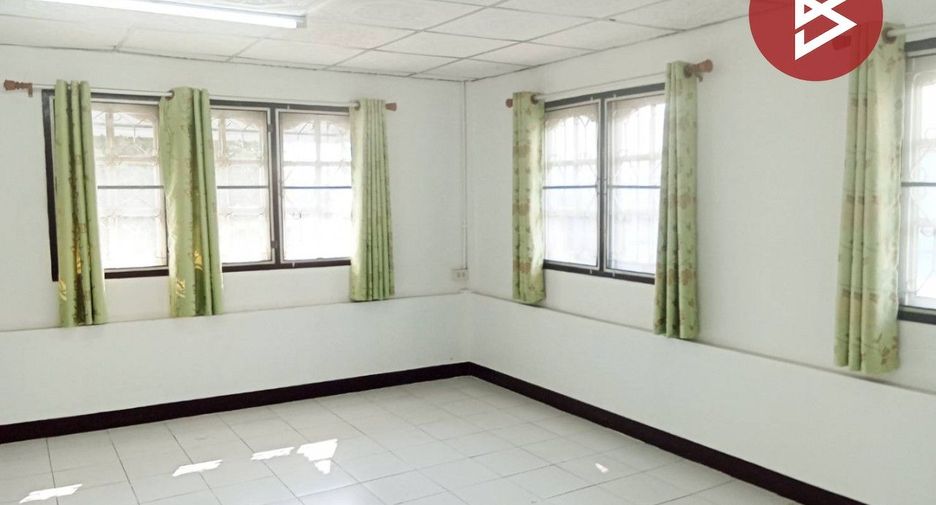 Casa adosada en venta de 3 habitaciones en Lat Krabang, Bangkok