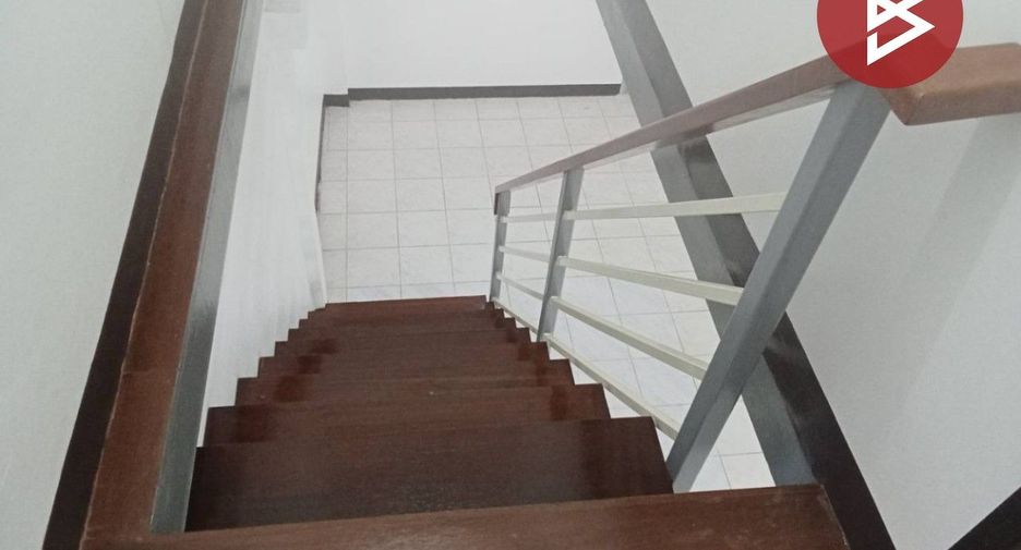 Casa adosada en venta de 3 habitaciones en Lat Krabang, Bangkok