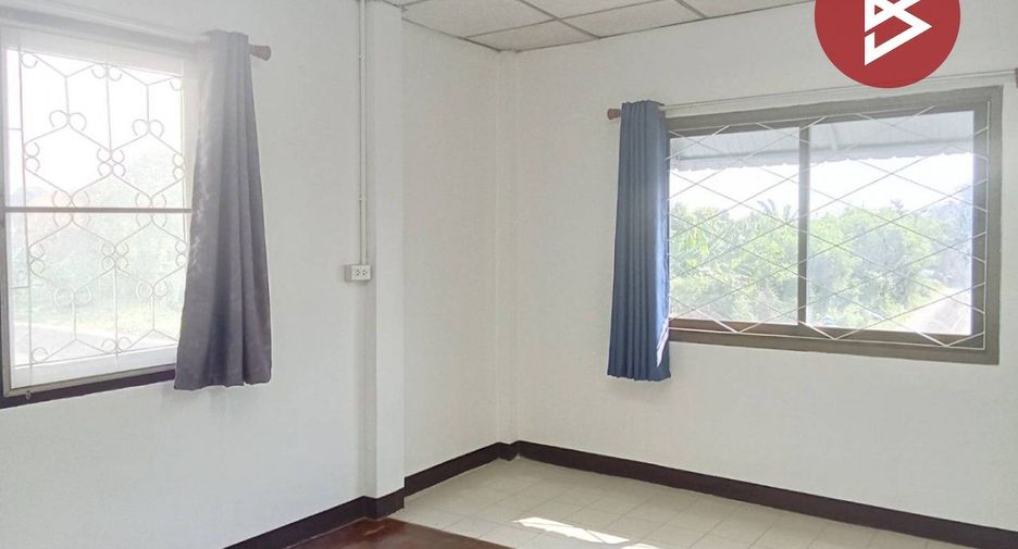 Casa adosada en venta de 3 habitaciones en Lat Krabang, Bangkok