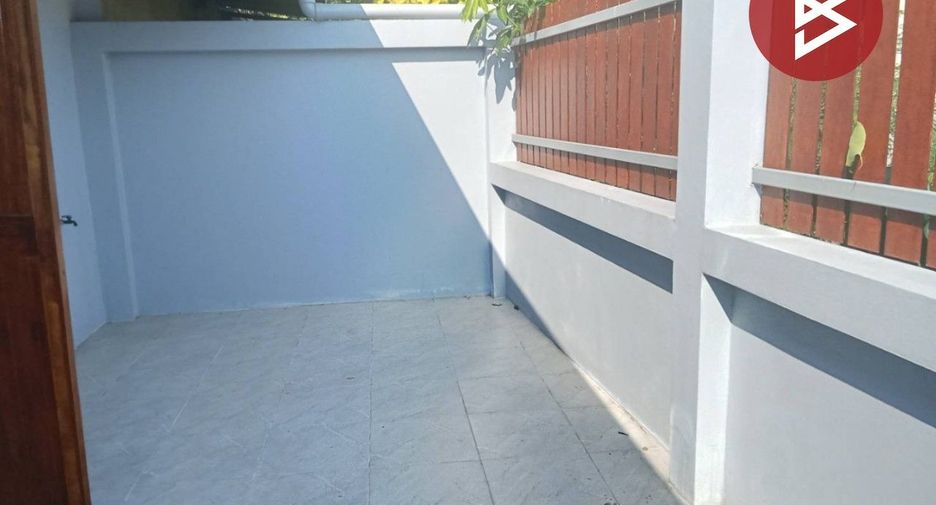 Casa adosada en venta de 3 habitaciones en Lat Krabang, Bangkok