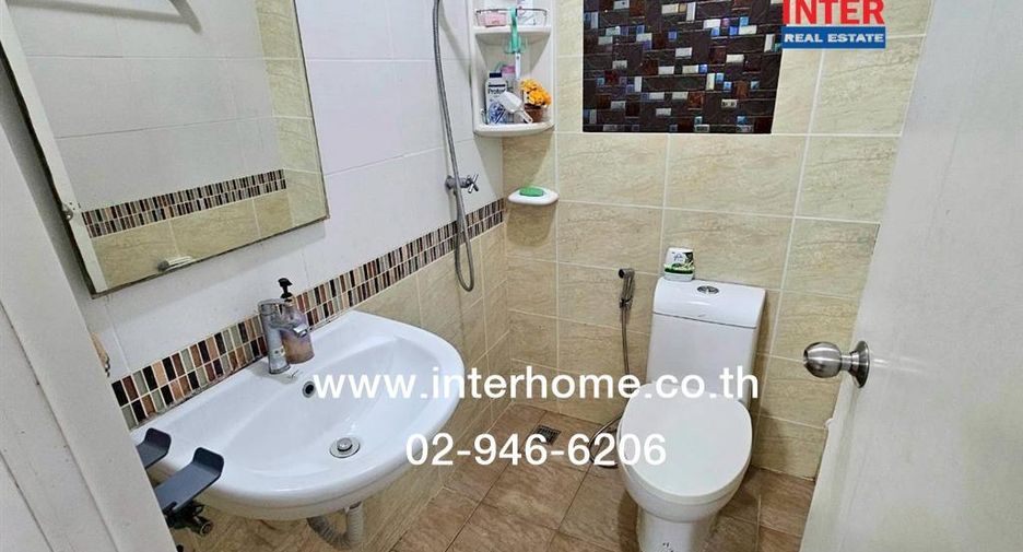 À vendre 3 chambres maison de ville à Mueang Nonthaburi, Nonthaburi