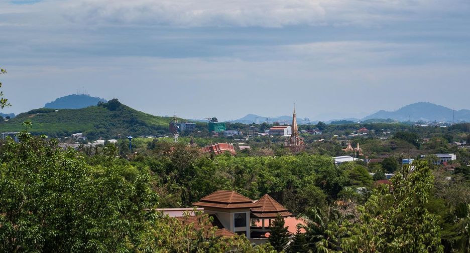 For sale 4 bedrooms villa in Mueang Phuket, Phuket
