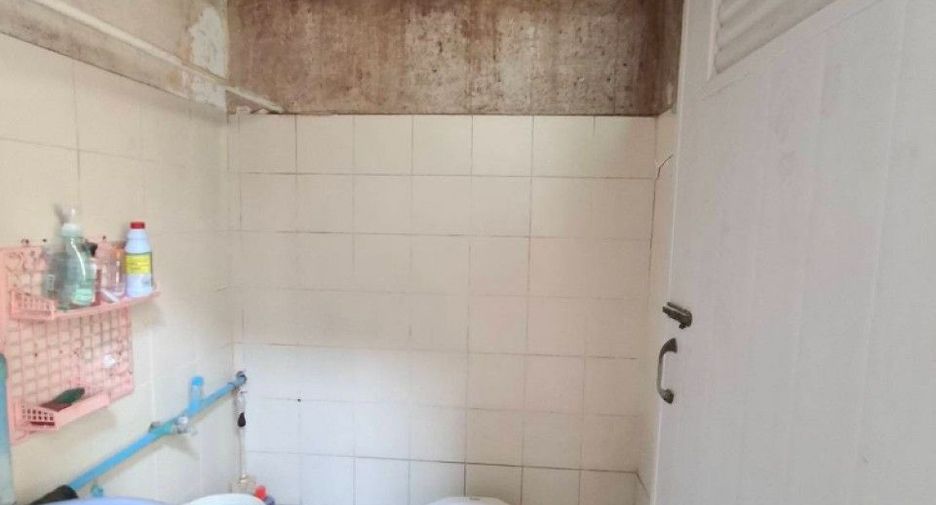 À vendre 2 chambres maison de ville à Phra Pradaeng, Samut Prakan