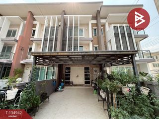 For sale 3 bedrooms townhouse in Lak Si, Bangkok