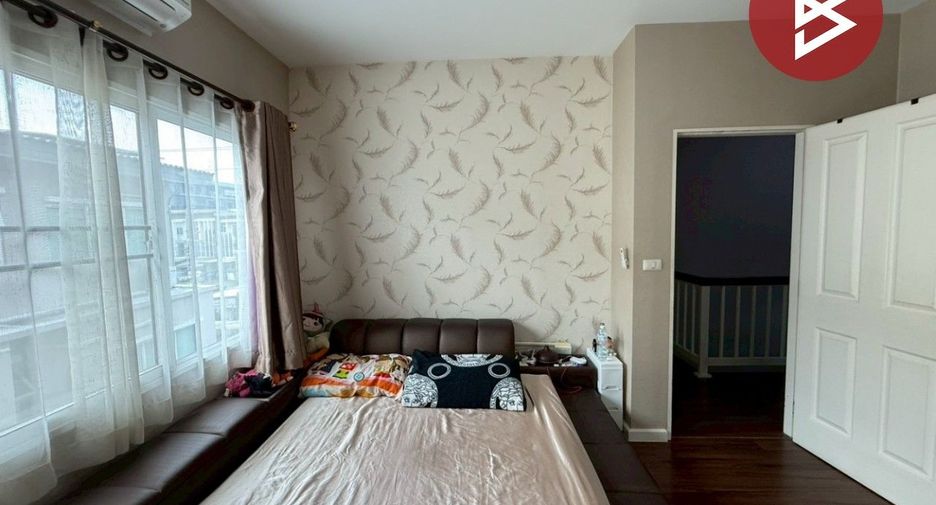 Casa adosada en venta de 3 habitaciones en Lak Si, Bangkok