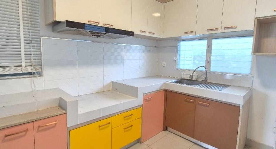 Haus zum Kauf mit 4 Zimmer in Bang Phli, Samut Prakan