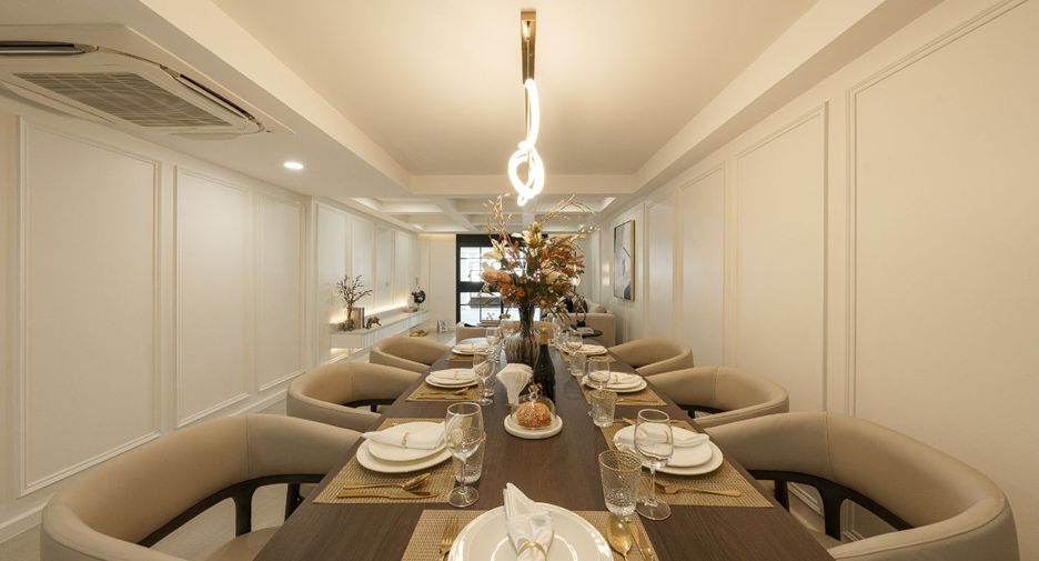Casa adosada en venta de 3 habitaciones en Watthana, Bangkok