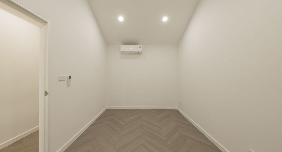 Casa adosada en venta de 3 habitaciones en Watthana, Bangkok