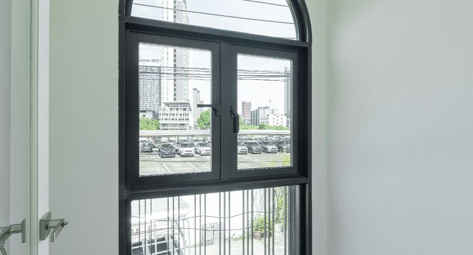 Casa adosada en venta de 3 habitaciones en Watthana, Bangkok