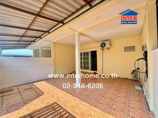 For sale 4 bedrooms townhouse in Mueang Samut Prakan, Samut Prakan