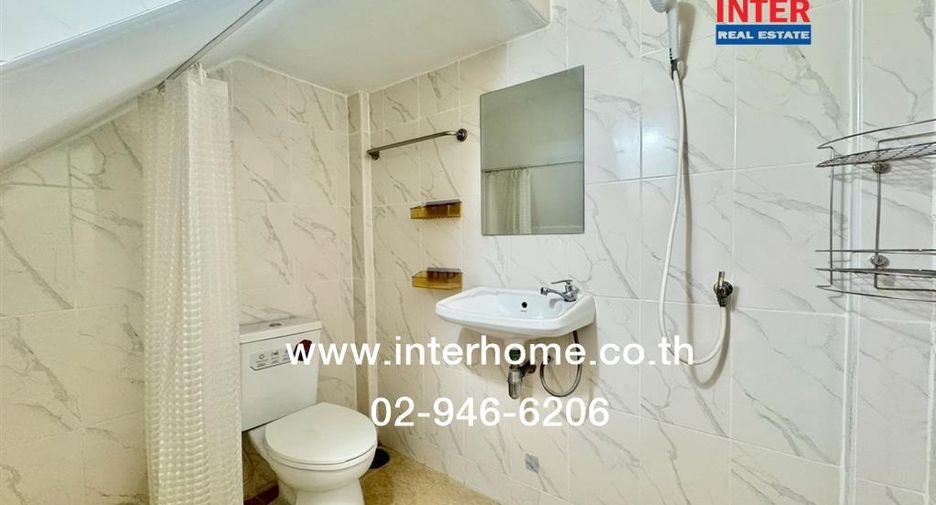 For sale 4 bedrooms townhouse in Mueang Samut Prakan, Samut Prakan