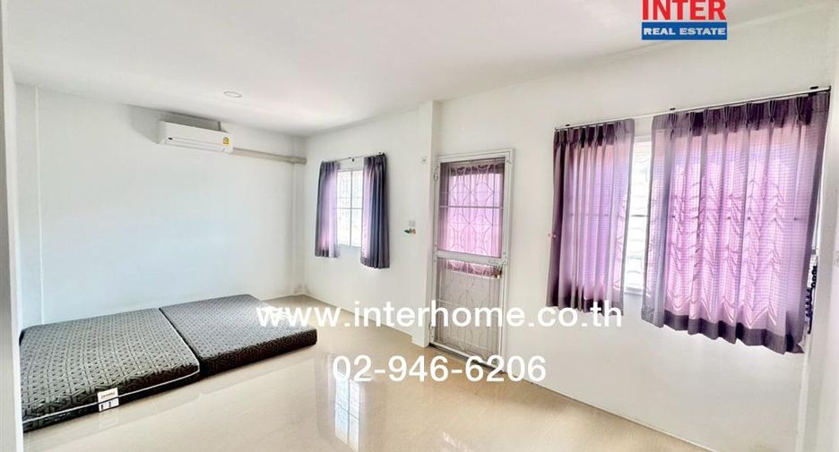 For sale 4 bedrooms townhouse in Mueang Samut Prakan, Samut Prakan