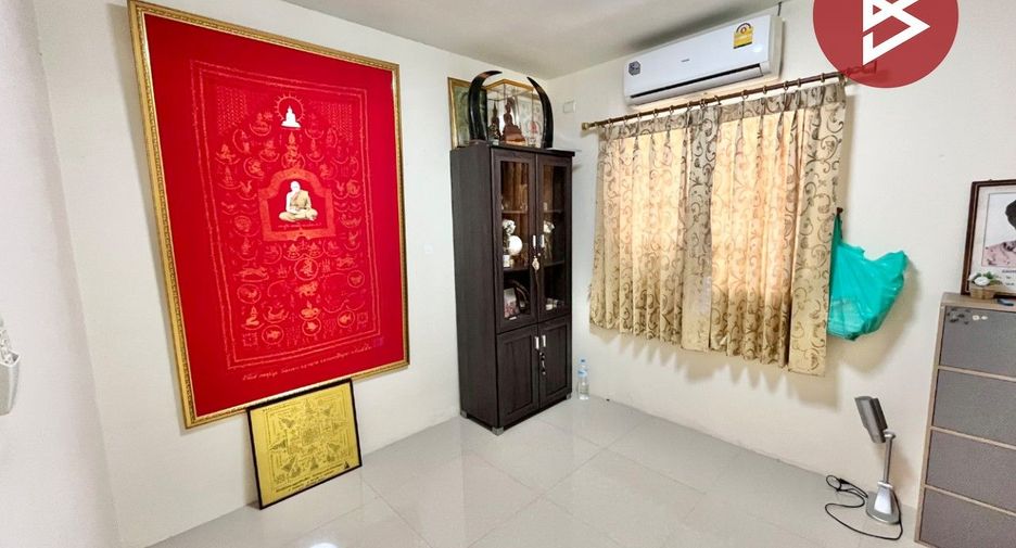 For sale 4 bedrooms townhouse in Mueang Samut Prakan, Samut Prakan