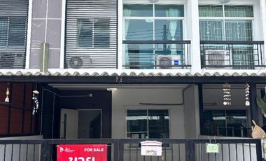 Casa adosada en venta de 3 habitaciones en Mueang Chon Buri, Chonburi