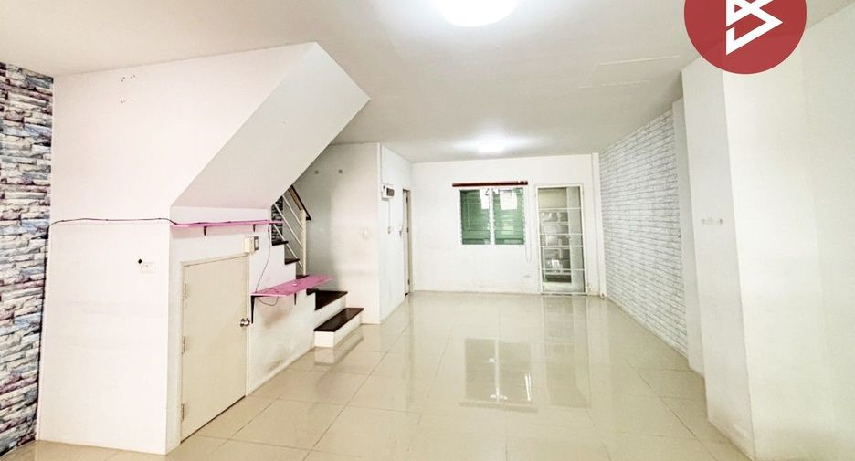 For sale 3 bedrooms townhouse in Mueang Chon Buri, Chonburi