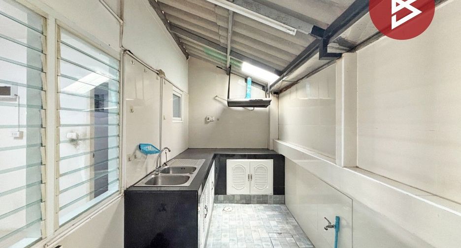 For sale 3 bedrooms townhouse in Mueang Chon Buri, Chonburi
