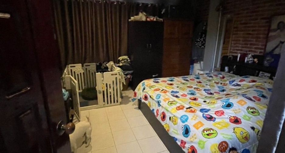 Local comercial en venta de 5 habitaciones en Mueang Chon Buri, Chonburi