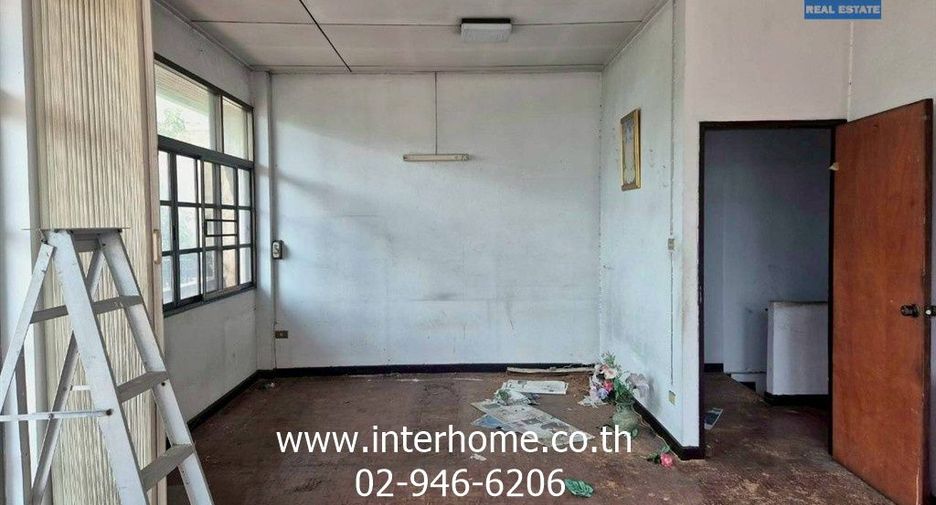 For sale 2 bedrooms townhouse in Huai Khwang, Bangkok