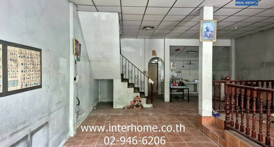 For sale 2 bedrooms townhouse in Huai Khwang, Bangkok