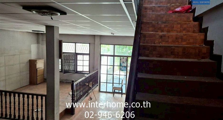 For sale 2 bedrooms townhouse in Huai Khwang, Bangkok