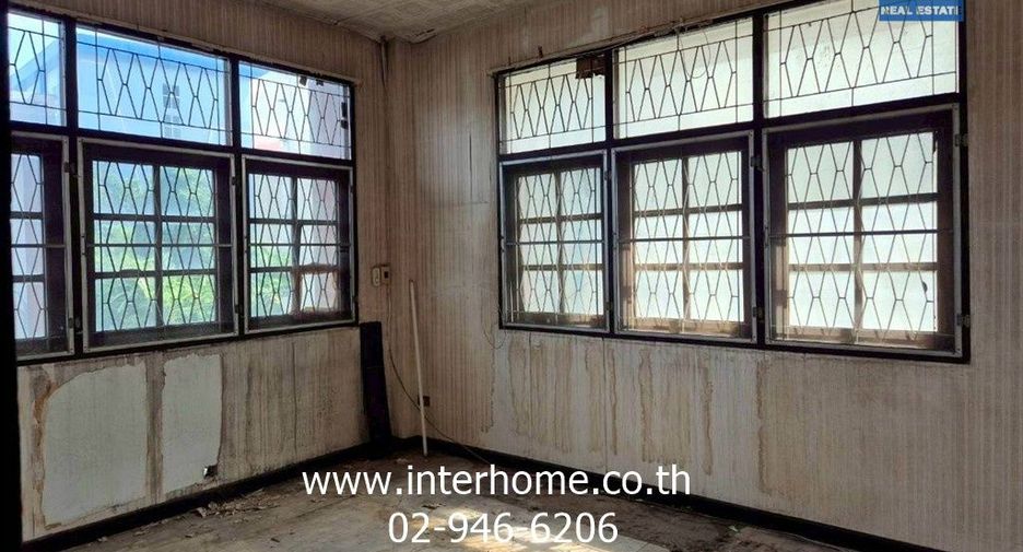 For sale 2 bedrooms townhouse in Huai Khwang, Bangkok