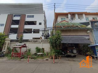 出售 4 卧室 联排别墅 在 Bueng Kum, 曼谷