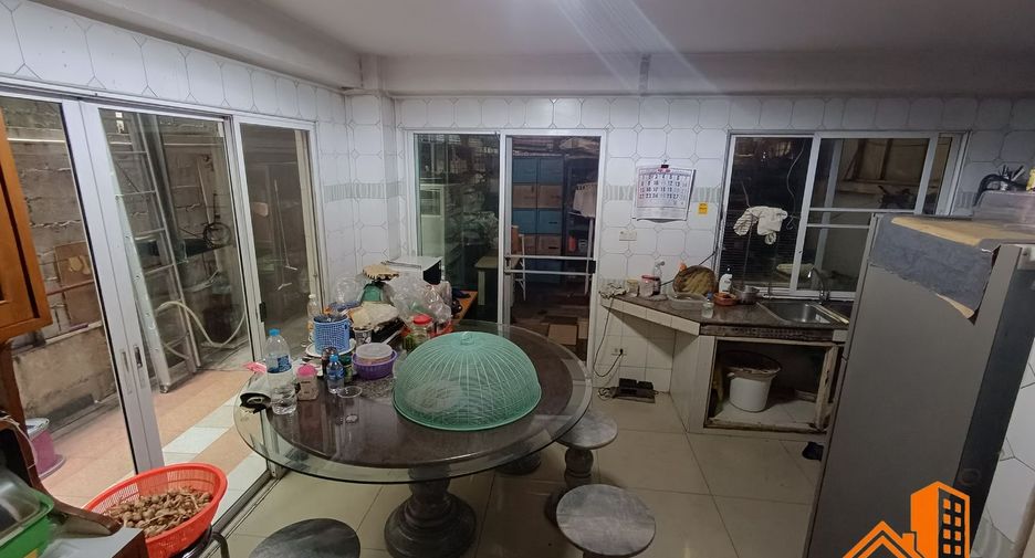 For sale 4 bedrooms townhouse in Bueng Kum, Bangkok
