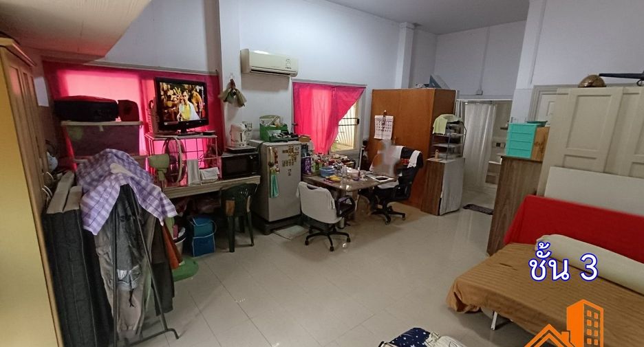 For sale 4 bedrooms townhouse in Bueng Kum, Bangkok