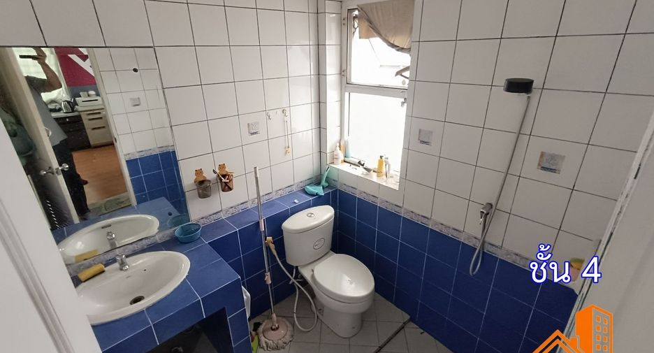 For sale 4 bedrooms townhouse in Bueng Kum, Bangkok