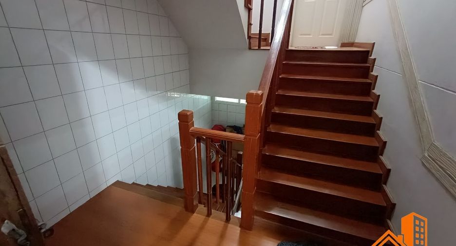 For sale 4 bedrooms townhouse in Bueng Kum, Bangkok