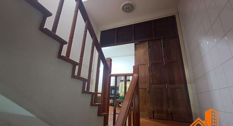 For sale 4 bedrooms townhouse in Bueng Kum, Bangkok