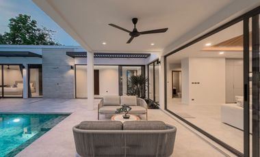 For sale 4 bedrooms villa in Mueang Phuket, Phuket